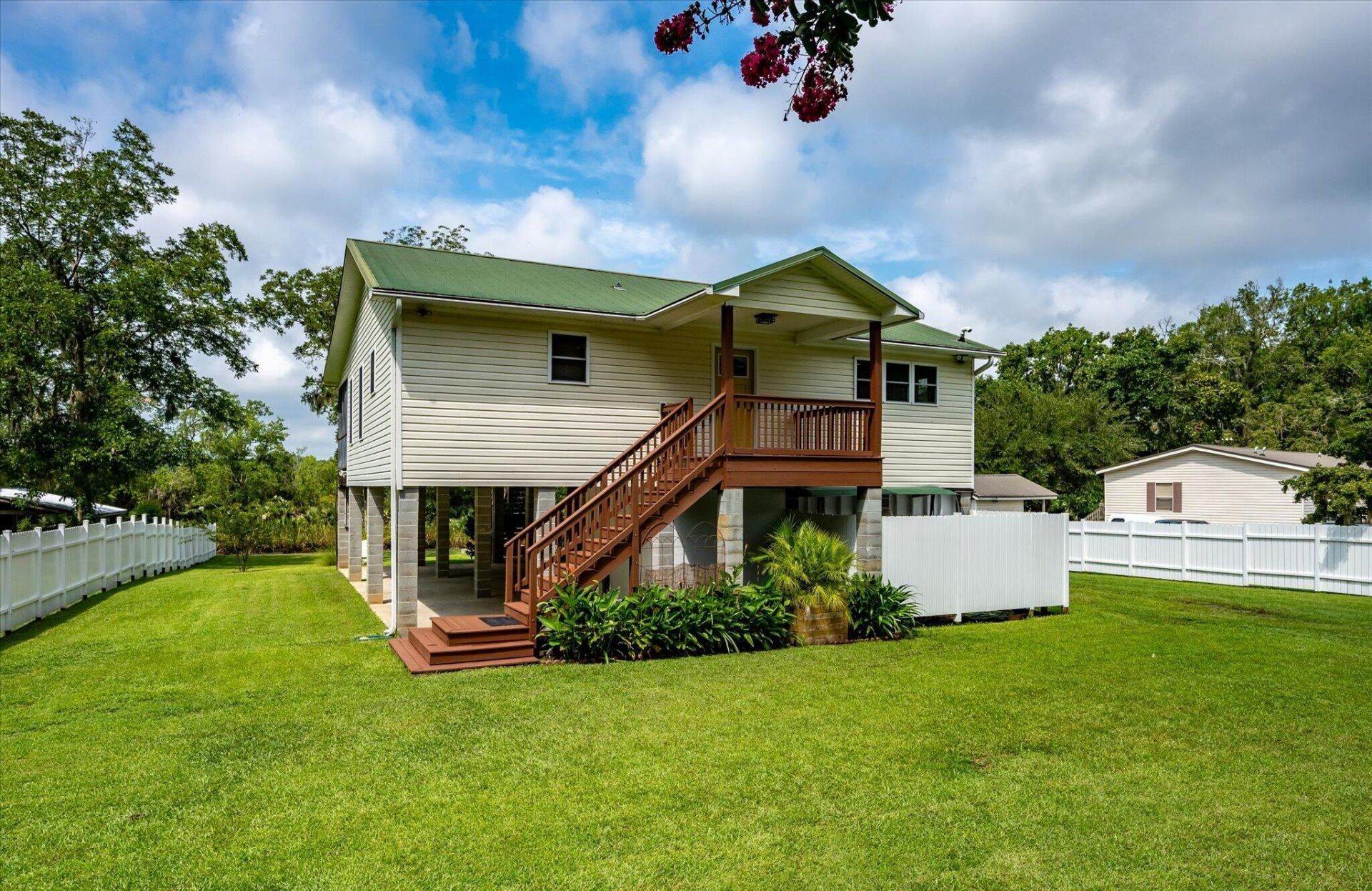 5271 Prices Bridge Lane Photo 4