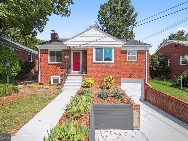 5985 WILSON BOULEVARD, ARLINGTON, VA 22205