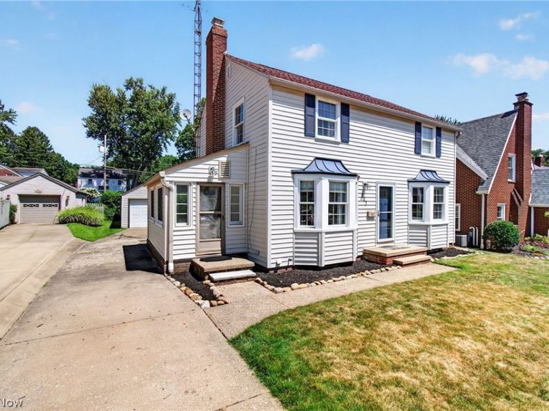 327 32nd Street NW, Canton, OH 44709 Photo 2