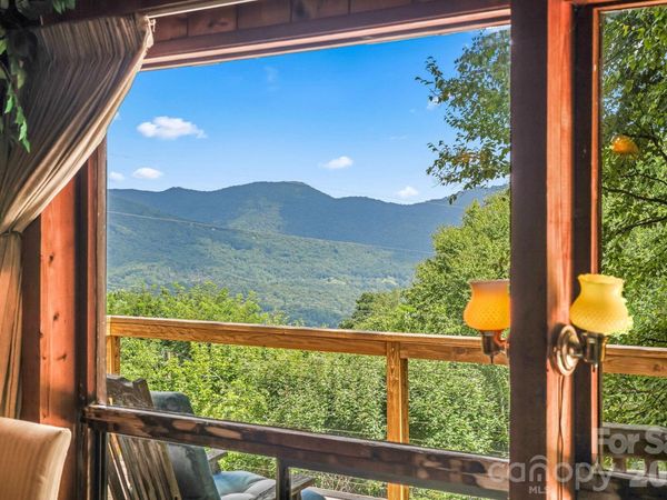 48 Easy Street, Waynesville, NC 28786