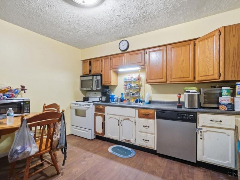 9344 Bruce Drive, Franklin Twp, OH 45005 Photo 10