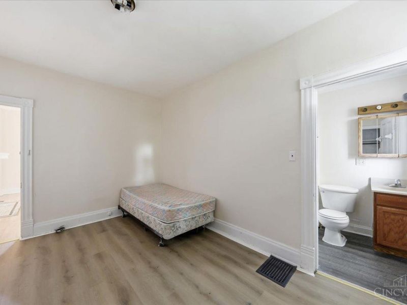 2320 Victor Street, Cincinnati, OH 45219 Photo 9