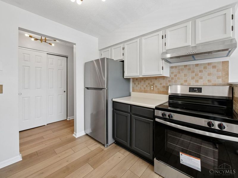 1572 Gelhot Drive, Unit 121, Fairfield, OH 45014 Photo 7