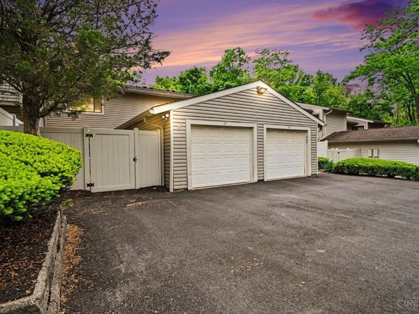 17 Woodview Court, Springdale, OH 45246