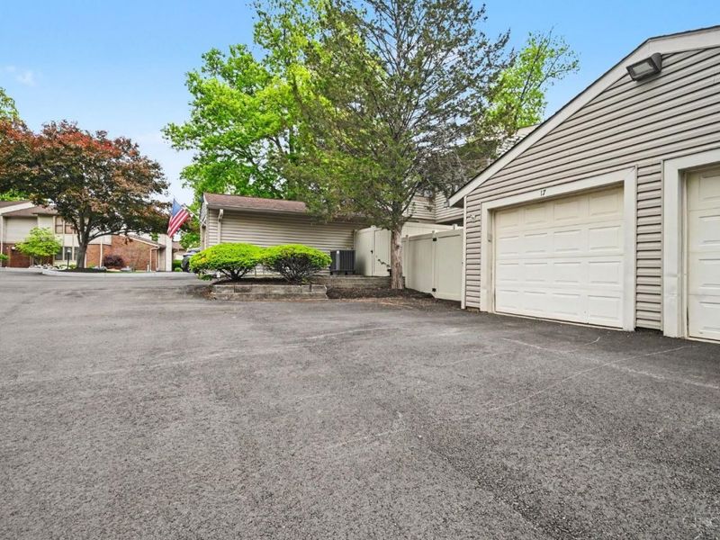 17 Woodview Court, Springdale, OH 45246 Photo 4