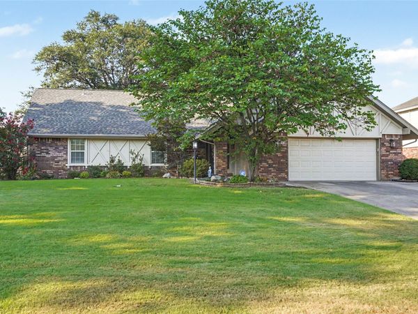 5812 E 97th Street, Tulsa, OK 74137