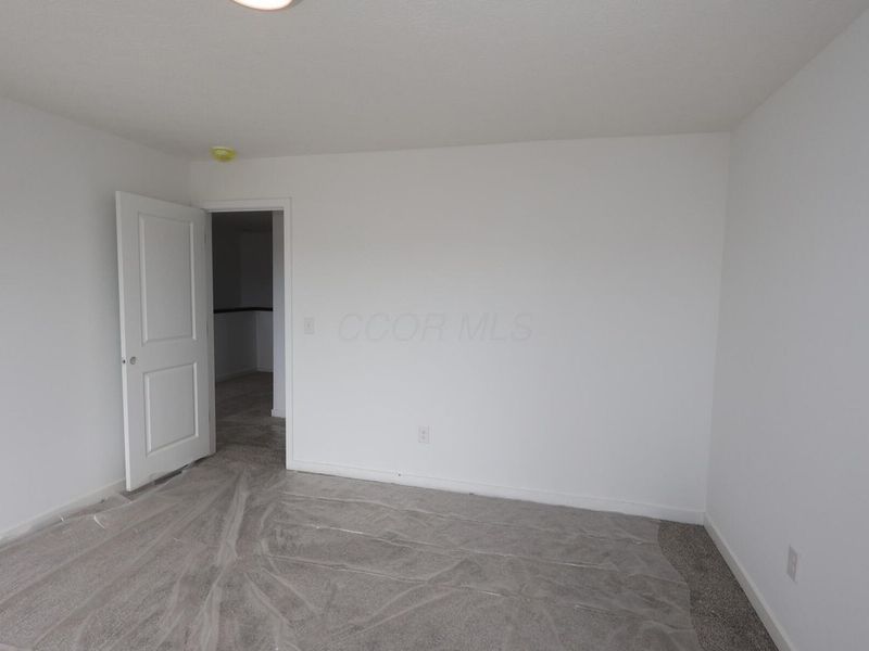 1011 Dawsons Drive, Hebron, OH 43025 Photo 10