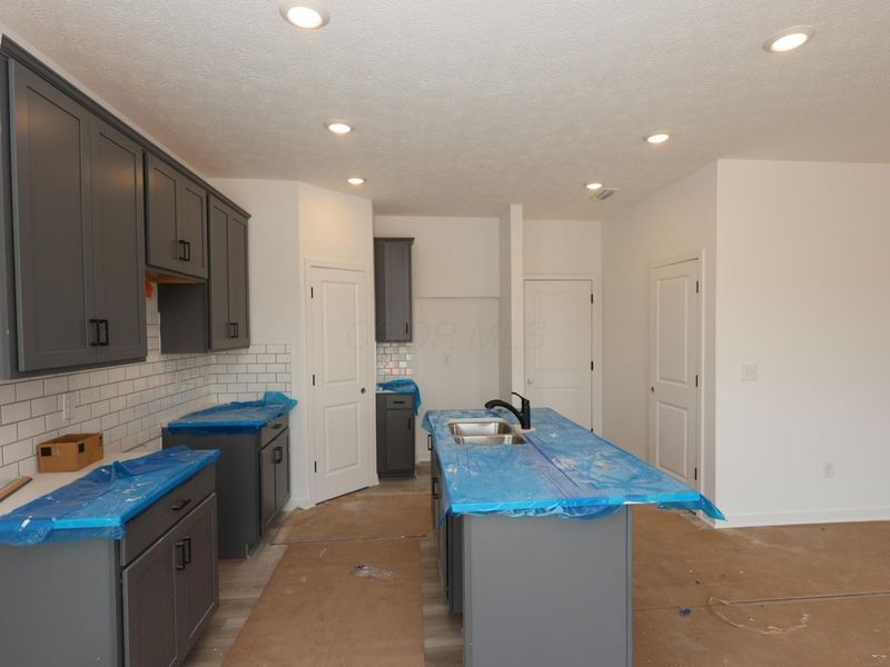 1011 Dawsons Drive, Hebron, OH 43025 Photo 6
