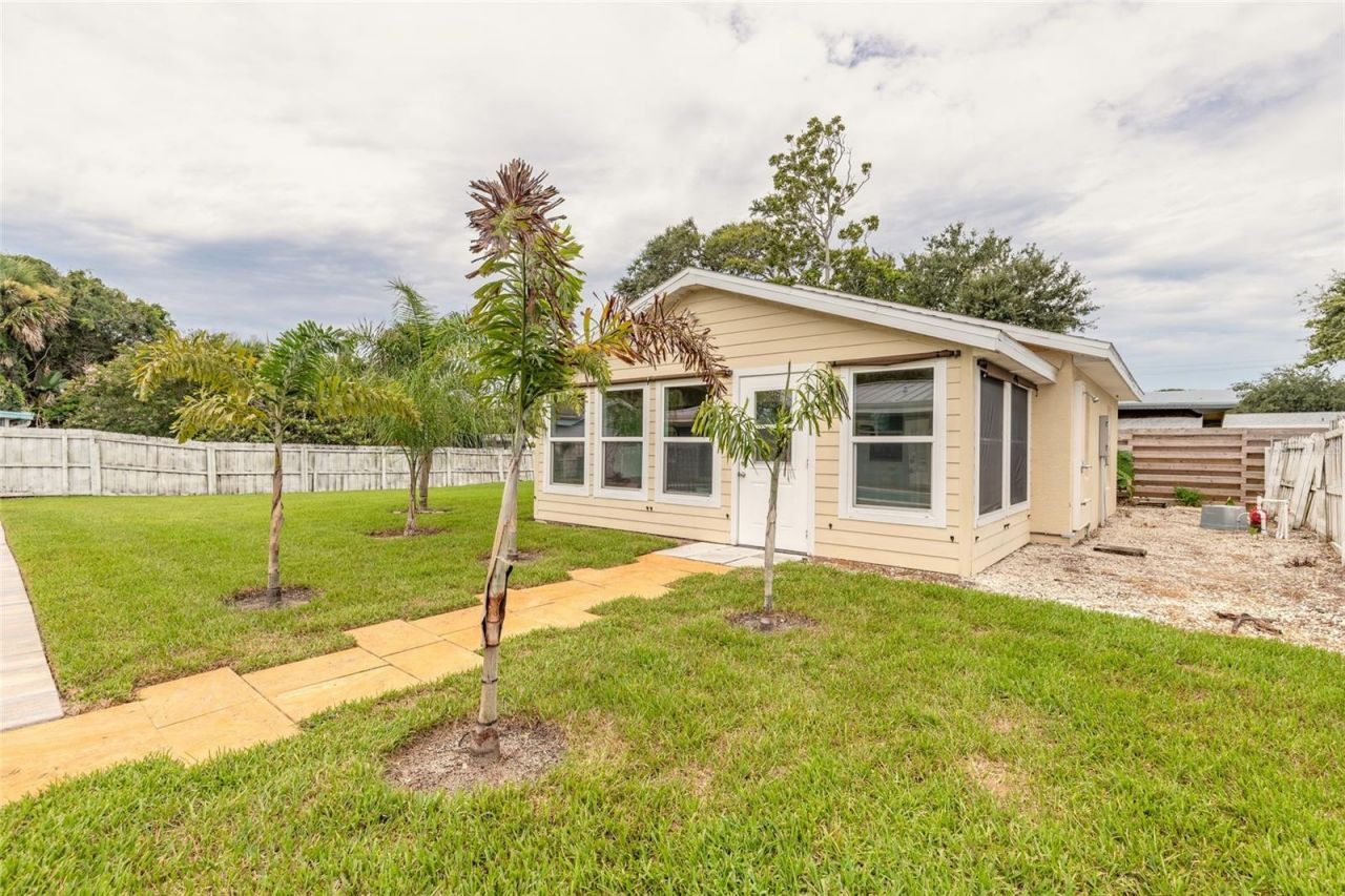 808 E 16th Avenue, New Smyrna Beach, FL 32169 Photo