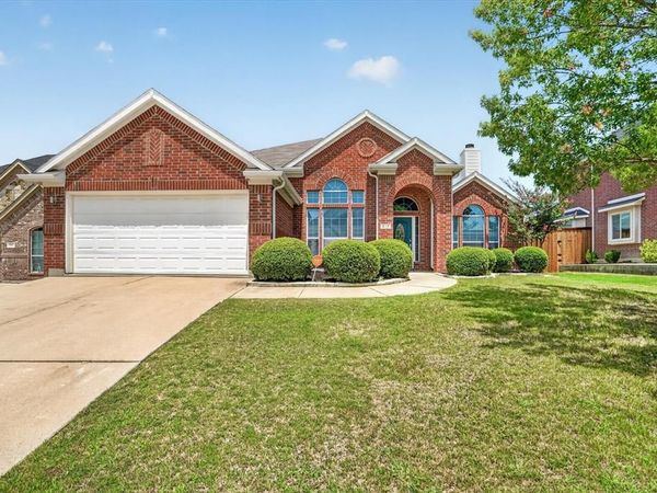 817 Peach Lane, Burleson, TX 76028