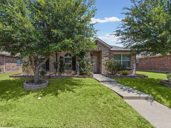 1612 Ambercrest Drive, Lancaster, TX 75146