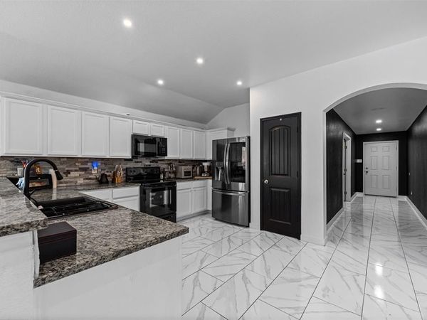 1612 Ambercrest Drive, Lancaster, TX 75146