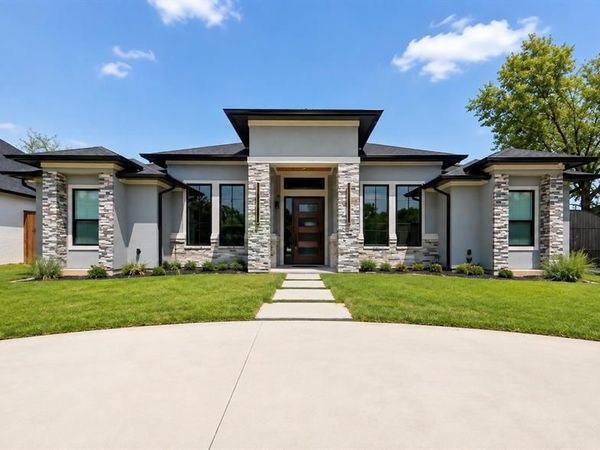 921 Delk Drive , Arlington, TX 76013
