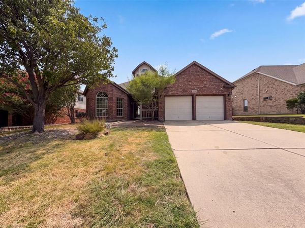 1756 Hidden Brook Drive, Grand Prairie, TX 75050