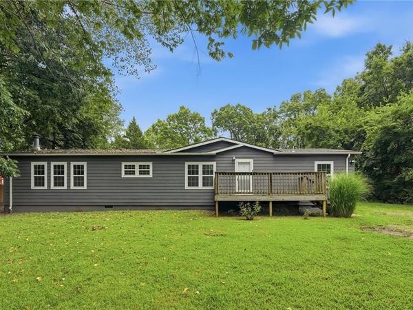911 N 141st Street, Bonner Springs, KS 66012