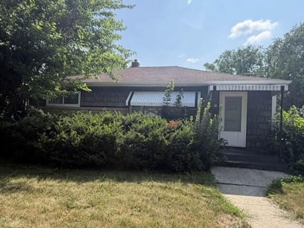 3880 N 93rd STREET, Milwaukee, WI 53222