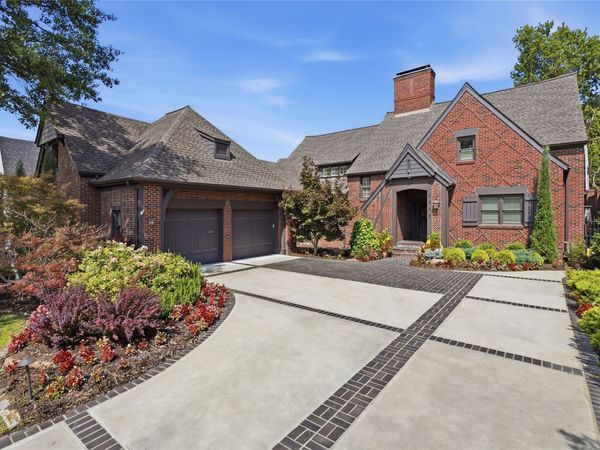 2507 S Columbia Avenue , Tulsa, OK 74114