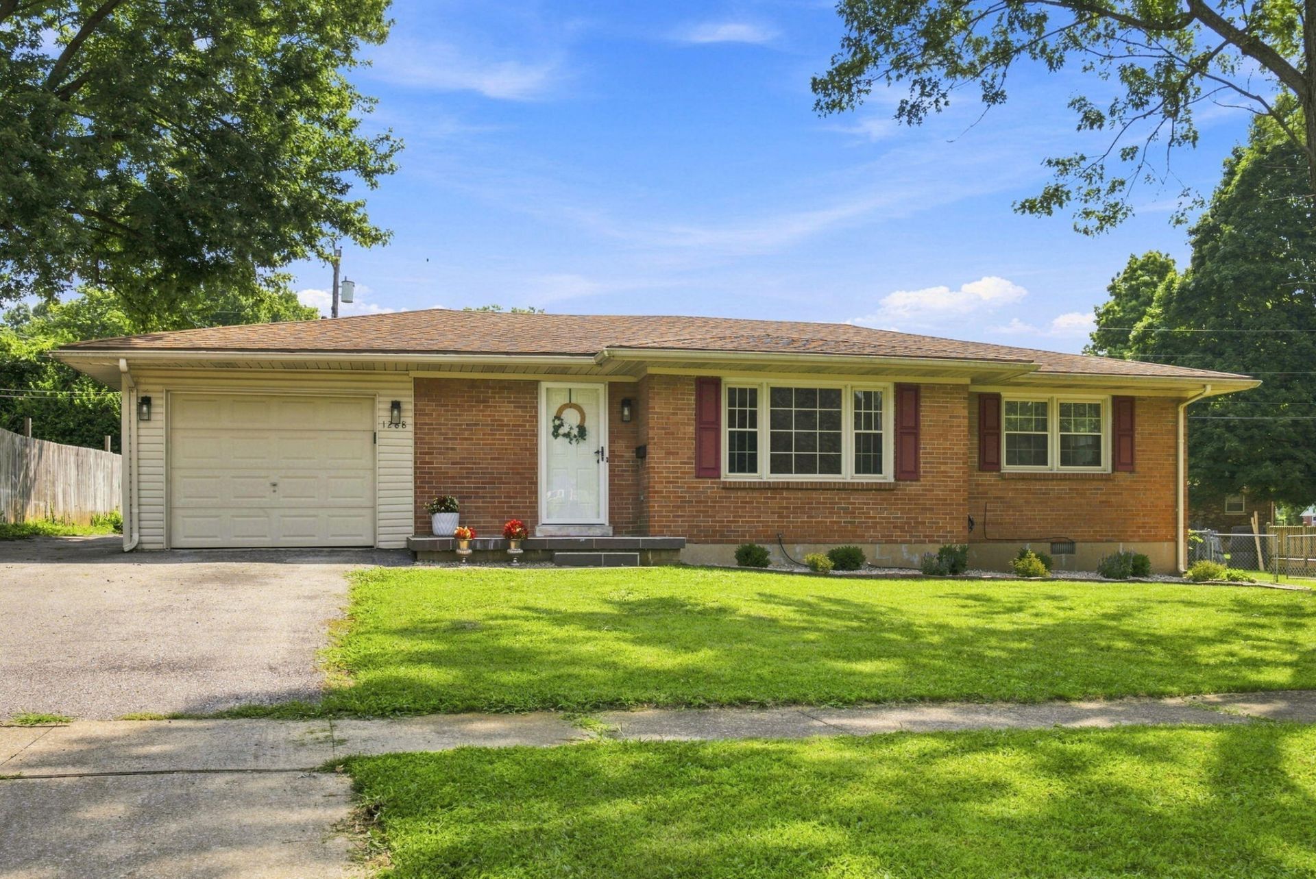 1288 Cherbourg Road, Lexington, KY 40504 Main Photo