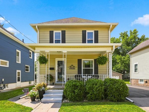 1716 28th Avenue , Moline, IL 61265