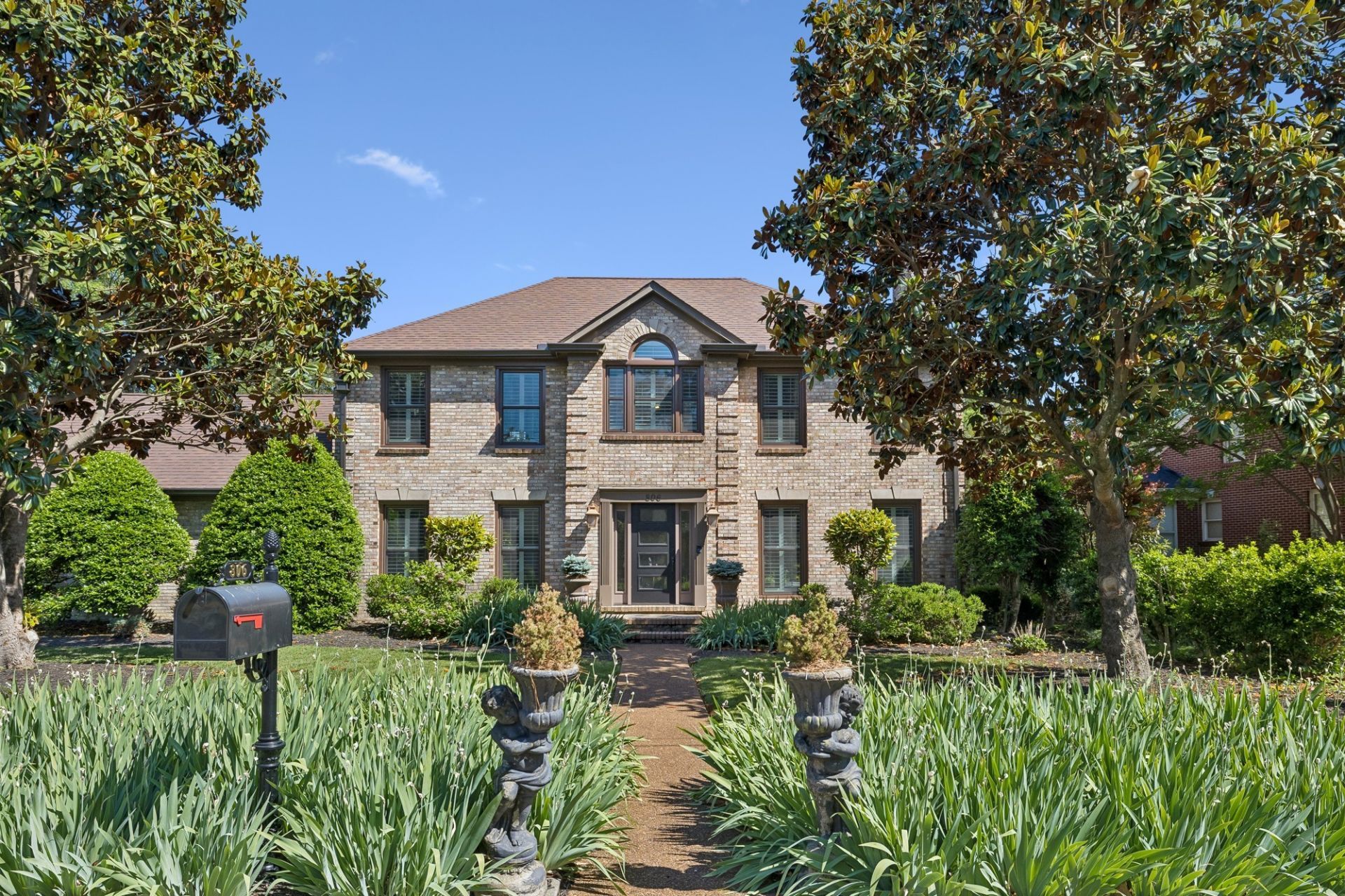 806 Greenbrier Dr , Murfreesboro, TN 37130 Main Photo