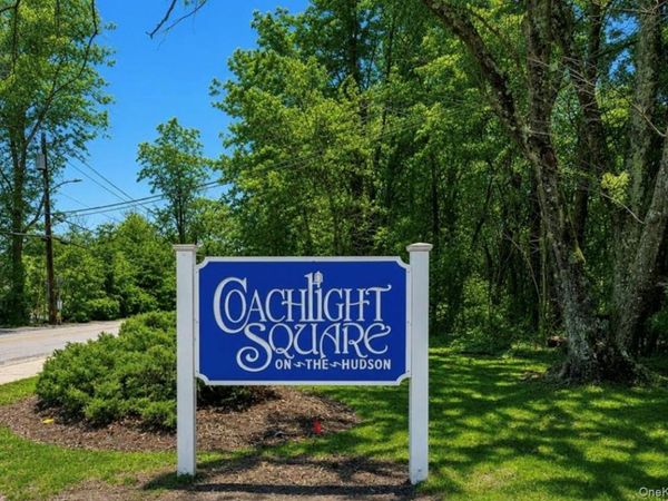 60 Coachlight Square, Unit 60, Montrose, NY 10548