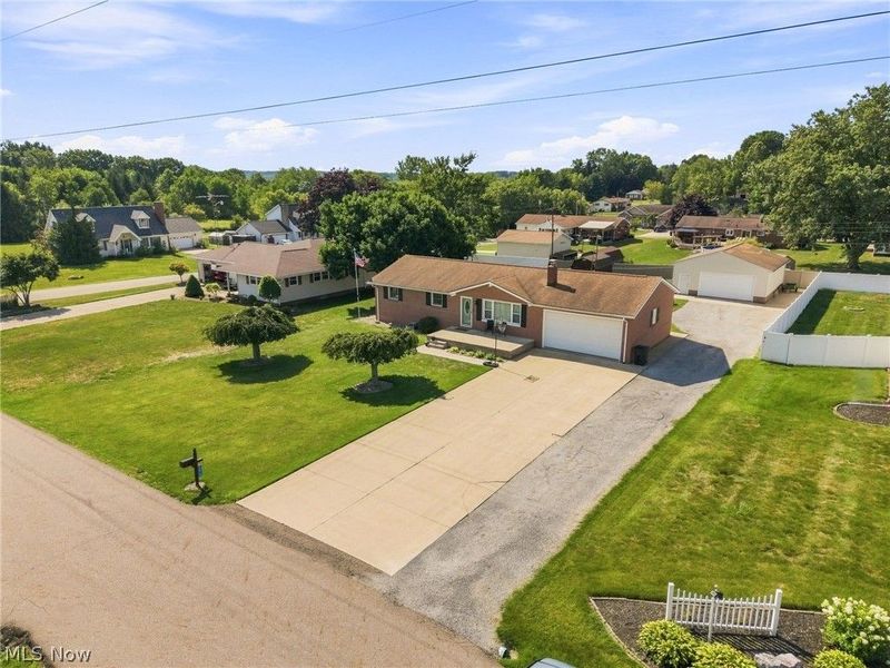 5570 Foxford Street SW, Canton, OH 44706 Photo 2