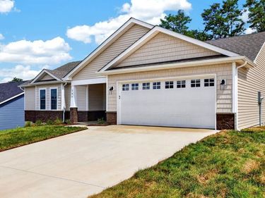 206 LANGLEY DR, WAYNESBORO, VA 22980