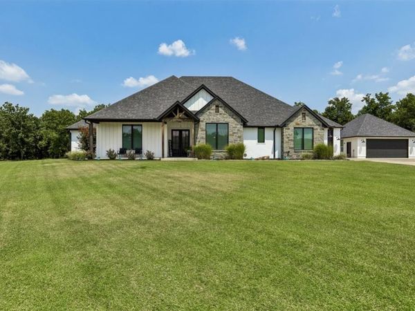 906 Drake Drive, Choctaw, OK 73020