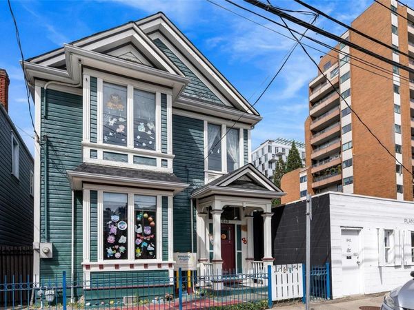 840 Cormorant St , Victoria, BC V8W 1R1