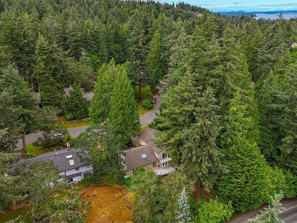 1005 Kentwood Pl, Saanich, BC V8Y 2R2