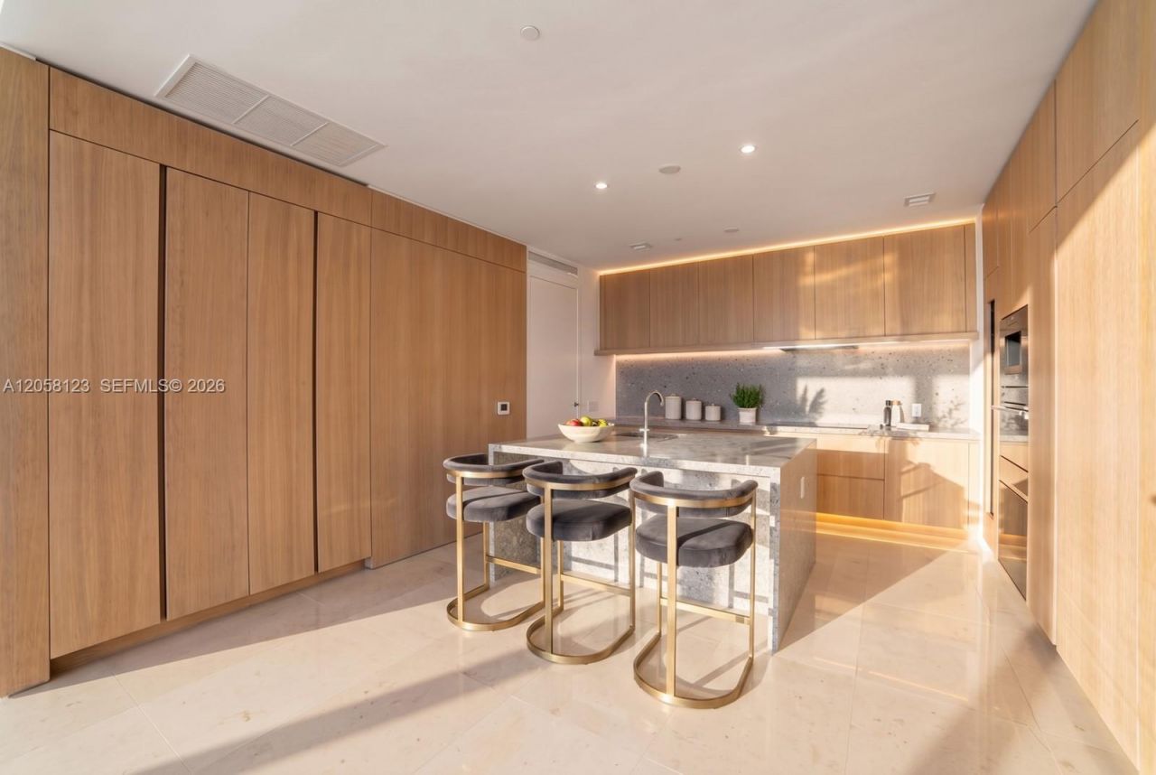 8701 Collins Ave , Unit 701, Miami Beach, FL 33154 Photo