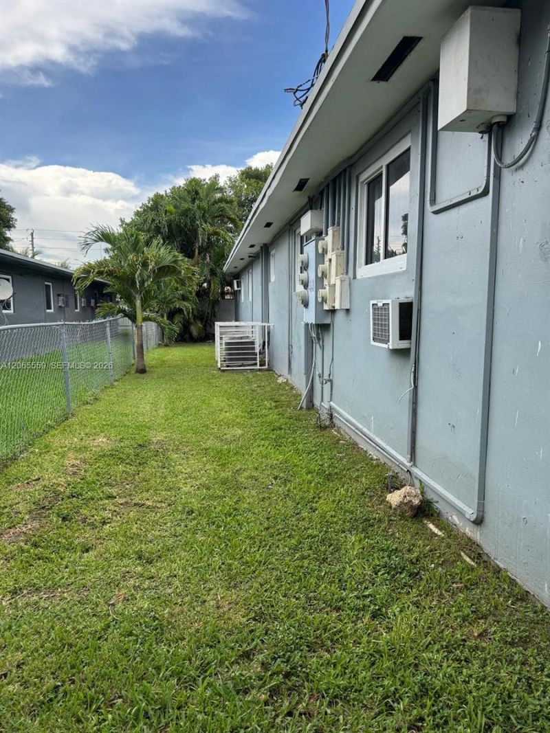 1864 NW 28th St , Miami, FL 33142 Photo