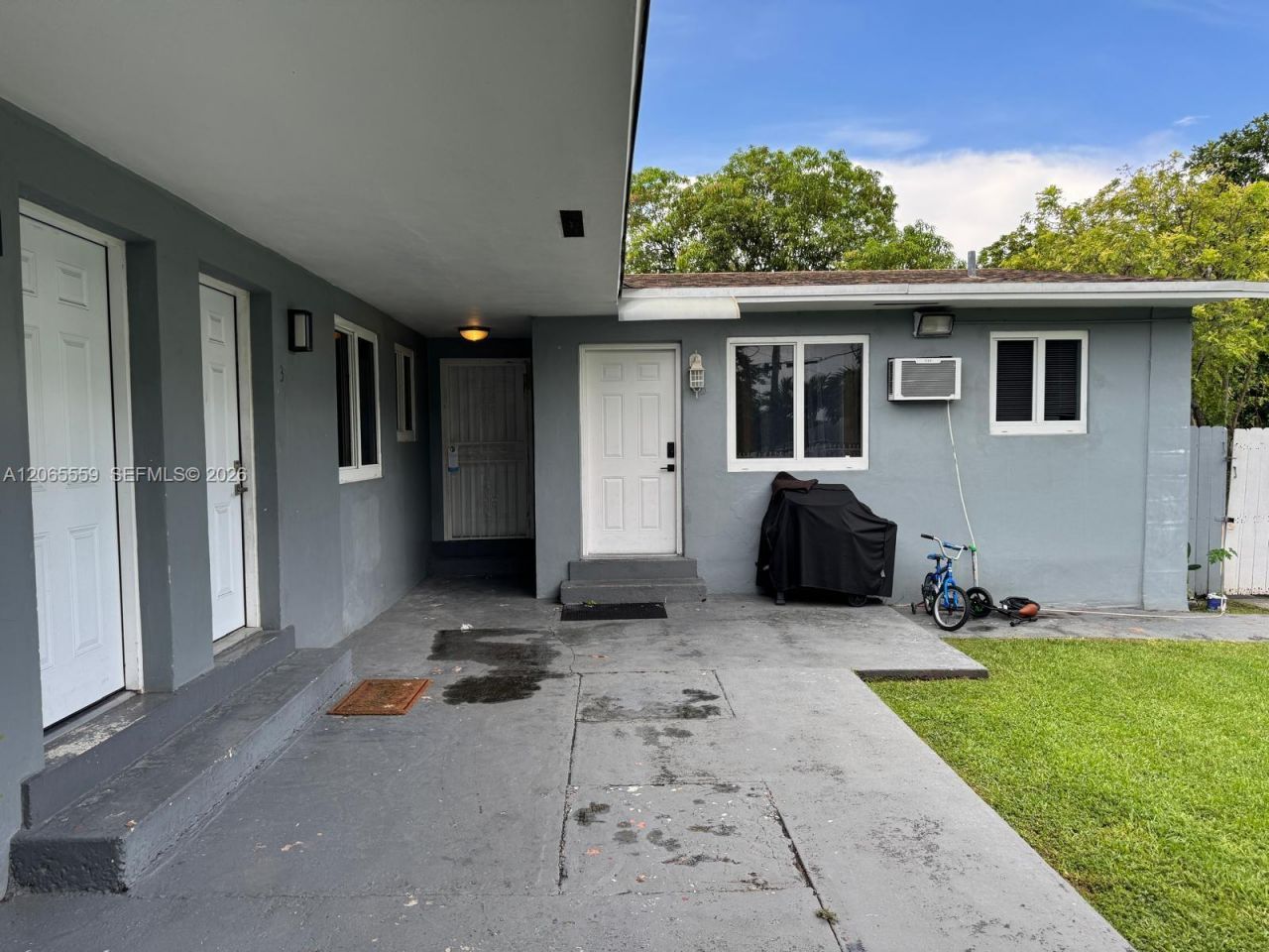 1864 NW 28th St , Miami, FL 33142 Photo