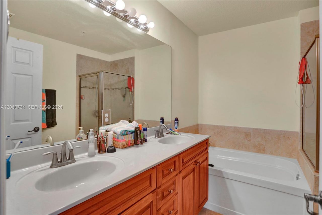 12600 SW 50th Ct , Unit 425, Miramar, FL 33027 Photo