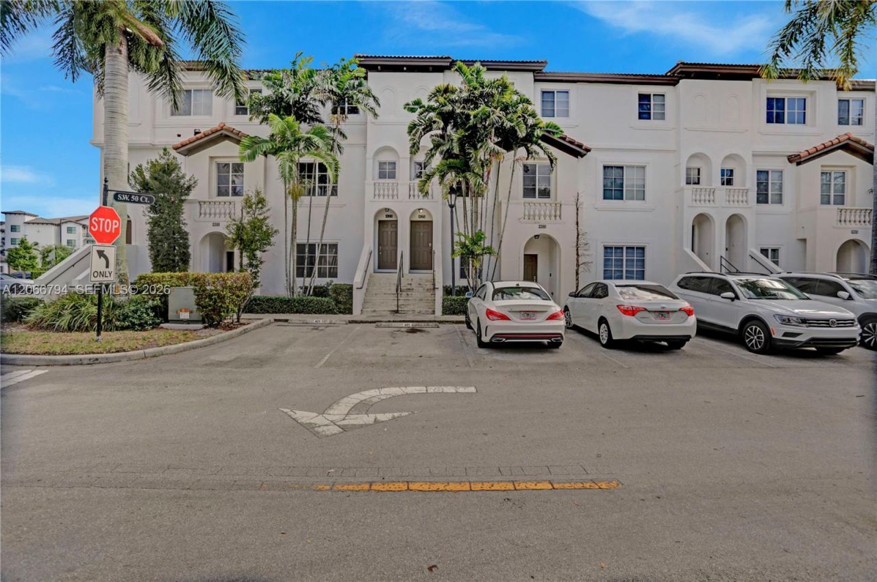 12600 SW 50th Ct , Unit 425, Miramar, FL 33027 Photo
