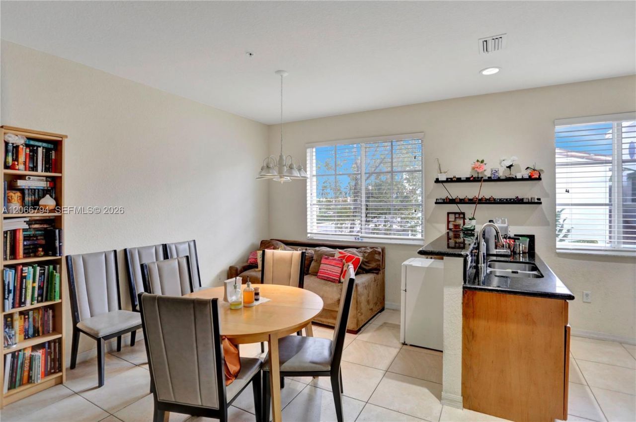 12600 SW 50th Ct , Unit 425, Miramar, FL 33027 Photo