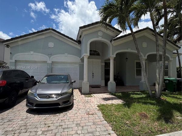 8208 SW 166th Pl , Miami, FL 33193