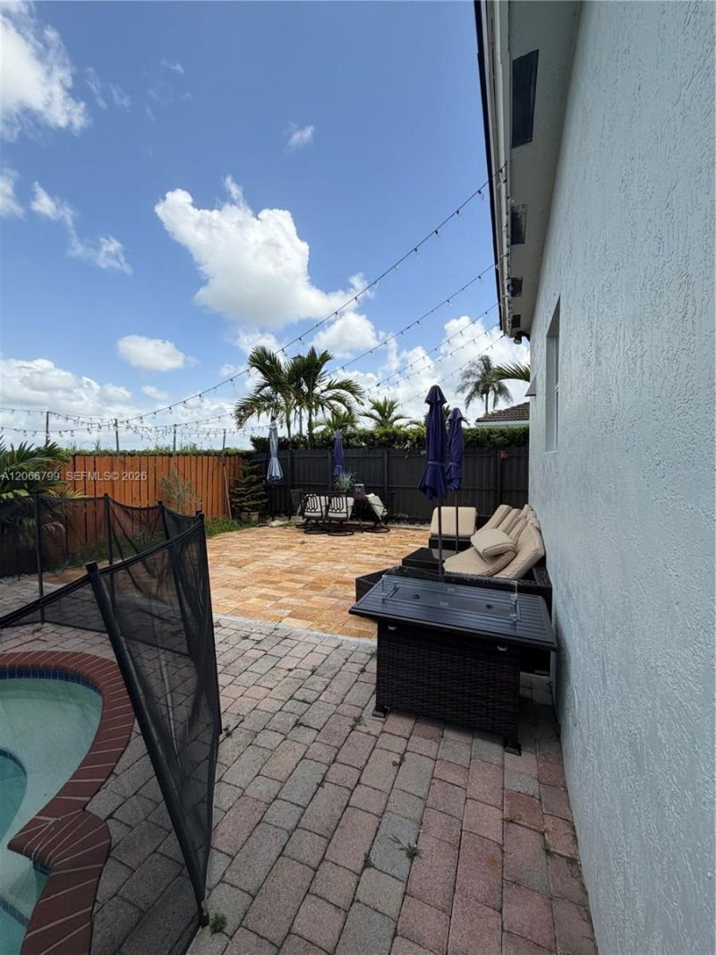 8208 SW 166th Pl , Miami, FL 33193 Photo