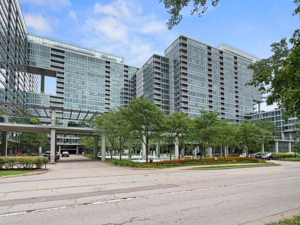 9715 Woods Drive, Unit 1505, Skokie, IL 60077