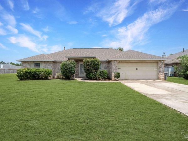 630 Downhaul Dr, Pensacola, FL 32507