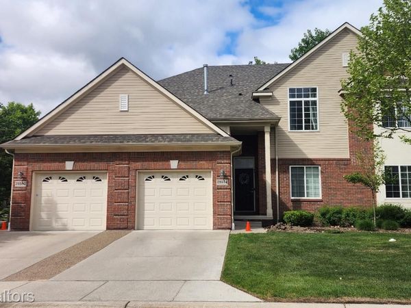 29574 Woodpark Circle , Warren, Mi 48092