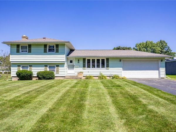 90 Oakbend Lane , Rochester, NY 14617