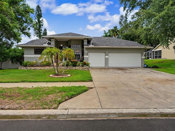 605 TOMOKA DRIVE , PALM HARBOR, FL 34683