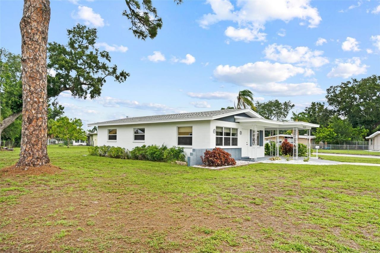 2237 2nd Avenue E, Bradenton, FL 34208 Photo