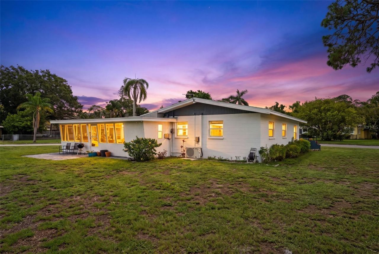 2237 2nd Avenue E, Bradenton, FL 34208 Photo