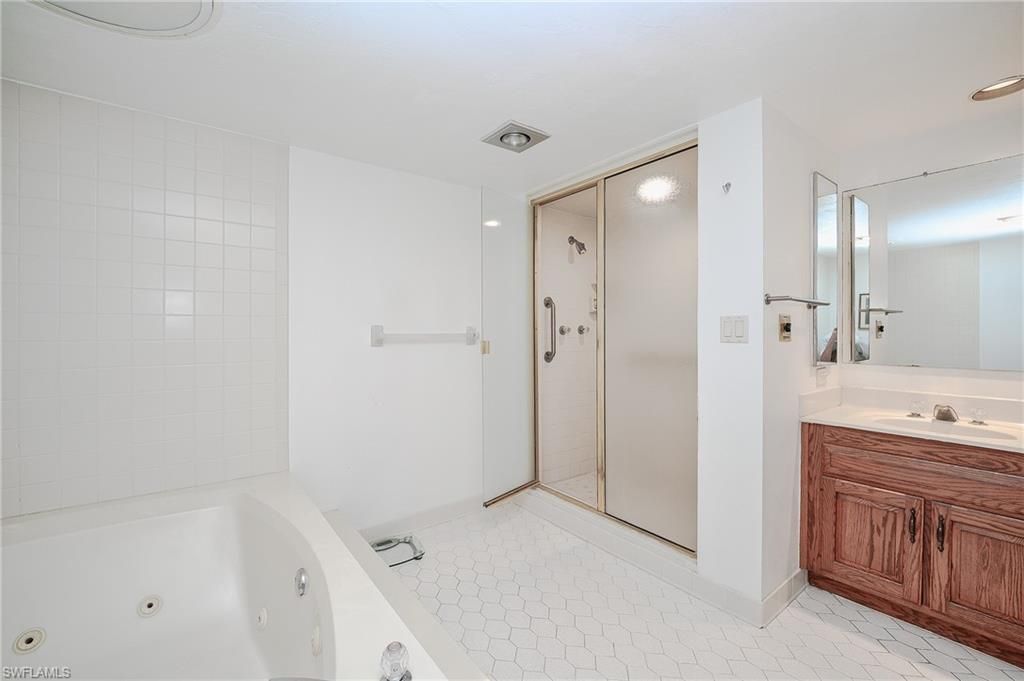 5601 Turtle Bay Dr, Unit 1203, Naples, FL 34108 Photo