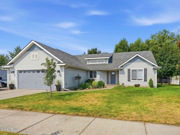 8227 N Brookside DR, Hayden, ID 83835