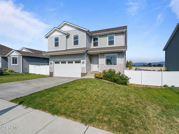 9798 N Heston LOOP, Hayden, ID 83835