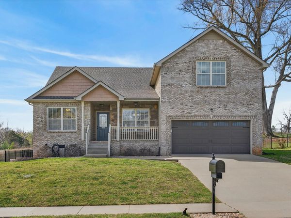 301 Ivy Bend Cir , Clarksville, TN 37043