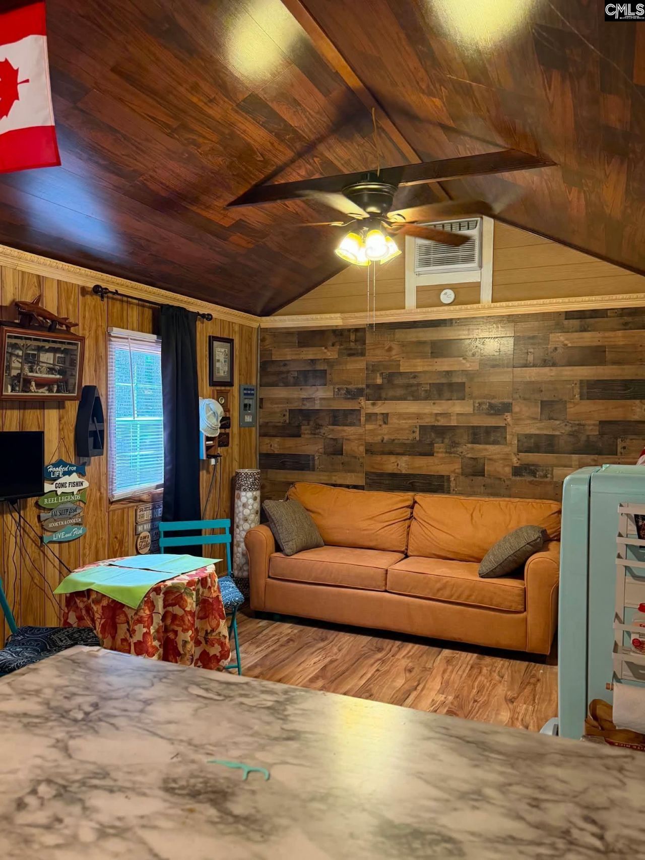 1026 Carolina Lane  Photo 8